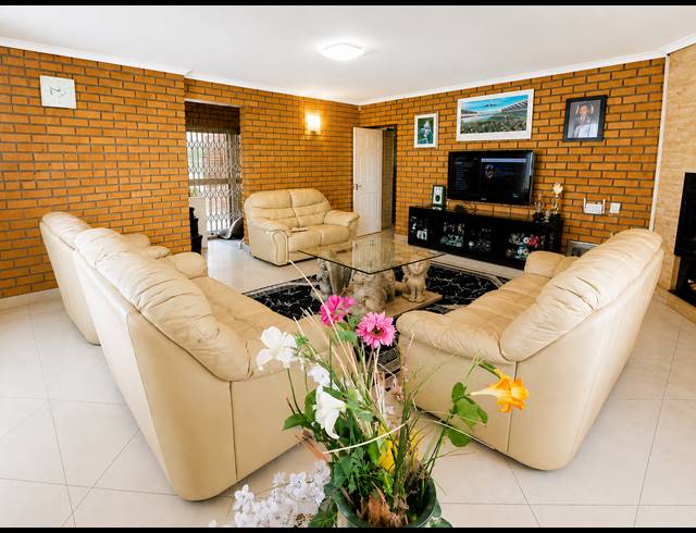 2 BEDROOM HOUSE FOR SALE IN MEYERTON PARK